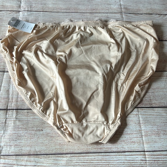 Soma Sensuous Lace High Leg Panty - Picture 2 of 5